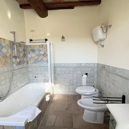 By The Pool - Villaexclusive Pool Sleeps 10 فيلة *